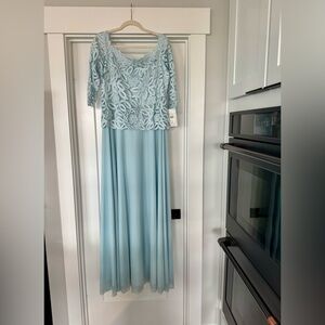 Women’s Soulmates 1614 Crystal Blue Off Shoulder Gown XL NWT